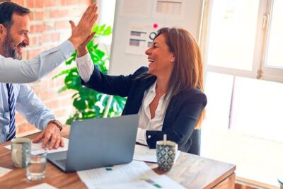 Executive MBA presenciales vs. online: ¿Cuál ofrece mejor ROI?