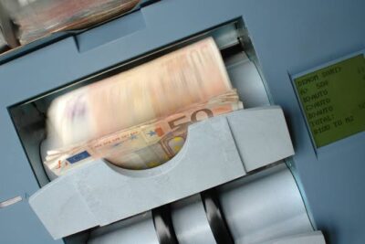 Cuánto cuesta cursar el máster de acceso a la abogacía en universidades privadas