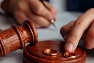 Protección jurídica del menor y derecho de familia: Másters especializados